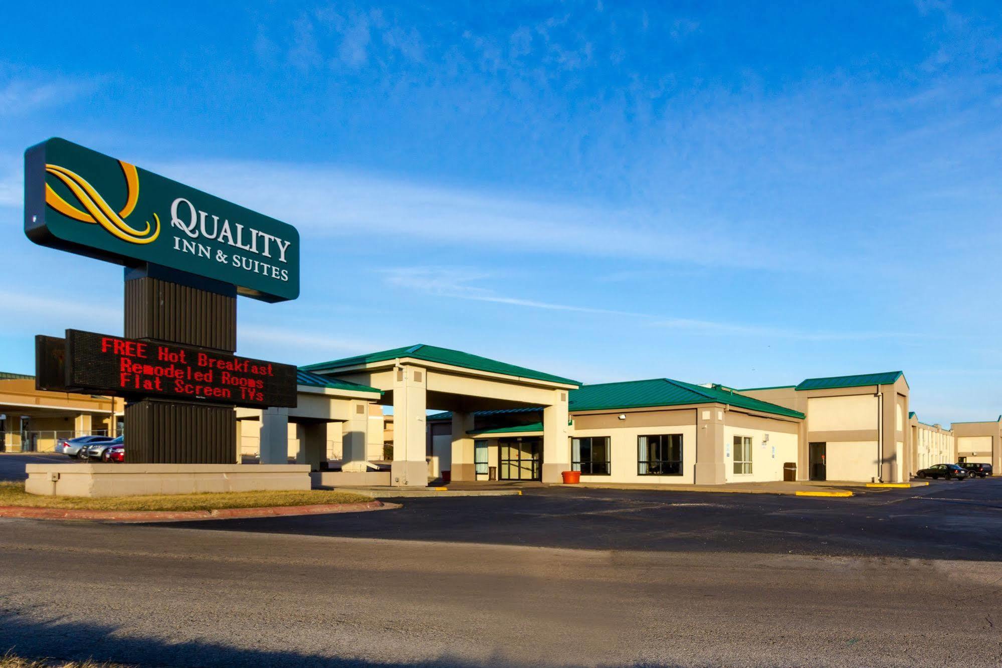 Quality Inn & Suites Moline - Quad Cities Kültér fotó